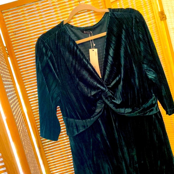 NWT BloomChic “JUNIPER” emerald green crushed velvet dress size 1x 14 16 - Picture 4 of 7